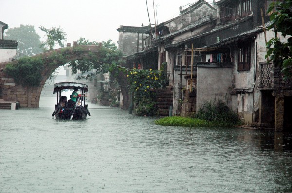 作者端木向宇15862600191摄于太仓沙溪《雨中水桥》