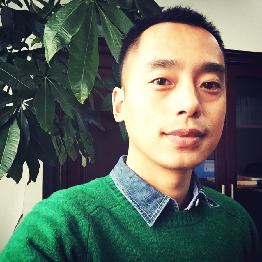 告别时，我穿了件绿色的毛衣