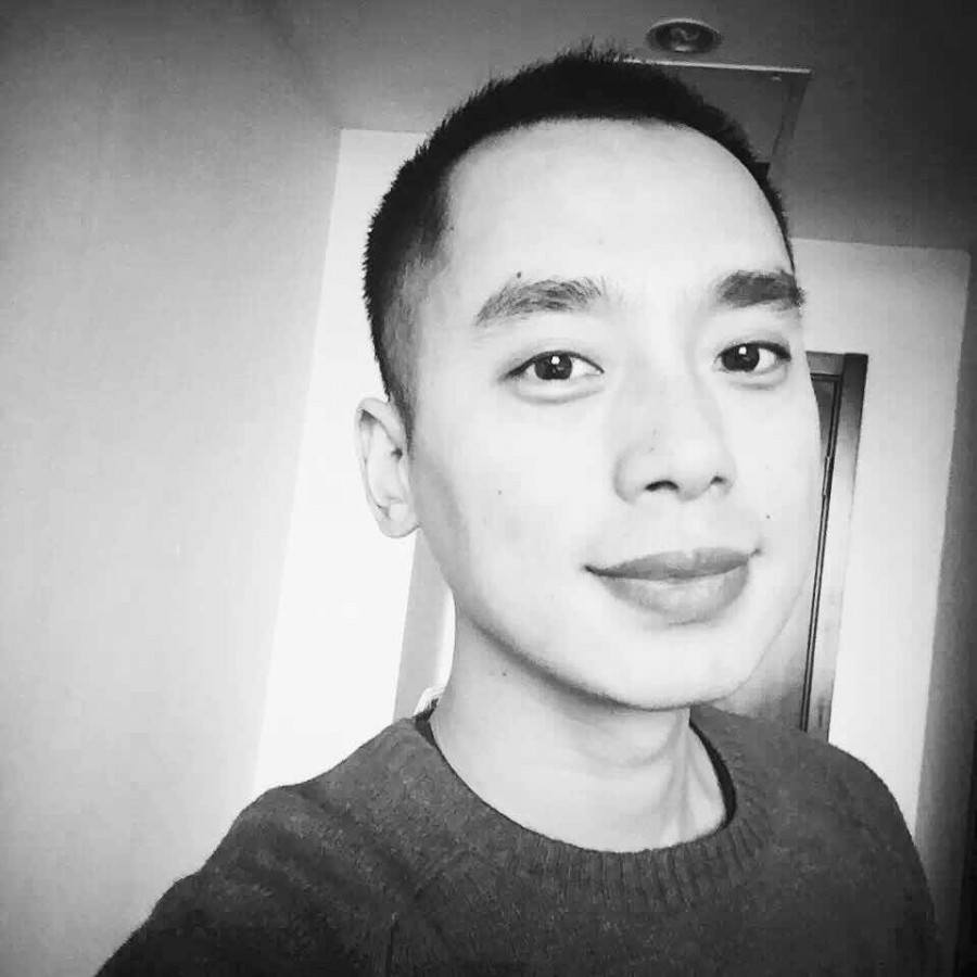 告别时，我穿了件绿色的毛衣