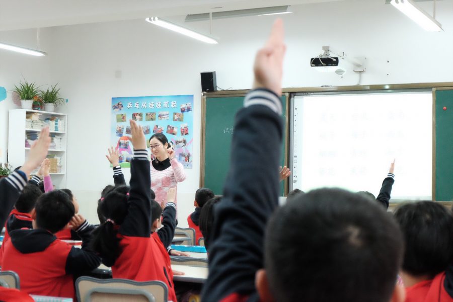 恰同学少年