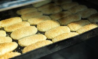 南京街头的鸭油烧饼