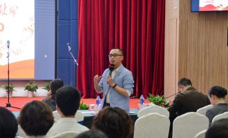 如何表演好集体朗诵作品