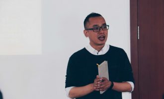写书评最基础的部分仍旧是阅读