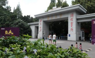 与其怀念，不如相见