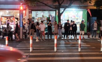我说今晚的夜色真美，你说是的