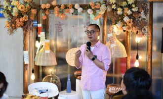 我们总在亲历爱情前，试图读懂它