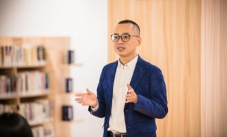 我们都是大地上的异乡者